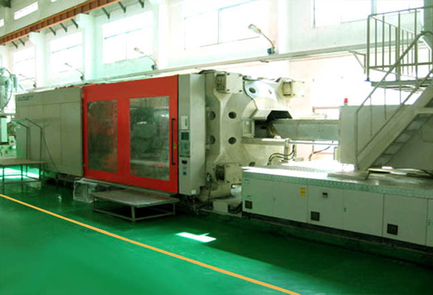 碧思特模具 大型注塑加工機（jī）台